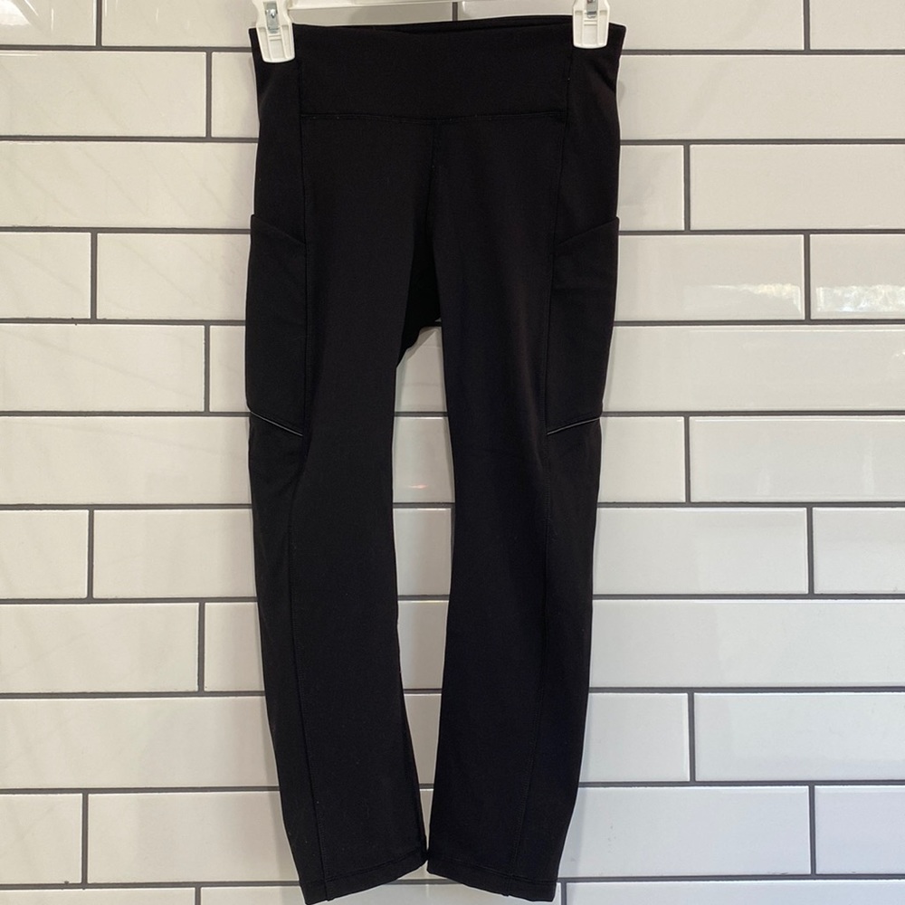Lululemon Mid Rise Crop 21